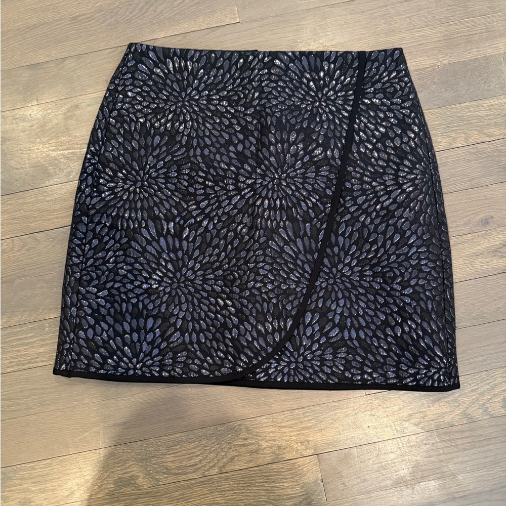 LOFT Elegant Black Floral Skirt size 4 Petite
